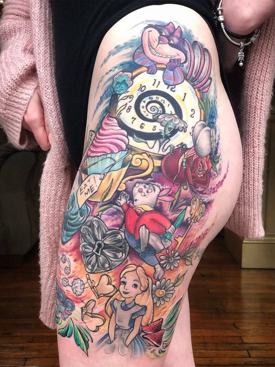 Tatouage Alice Sur La Cuisse