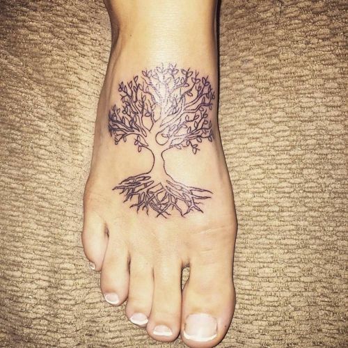 Tatouage Arbre De Vie Minimaliste Sur Le Pied