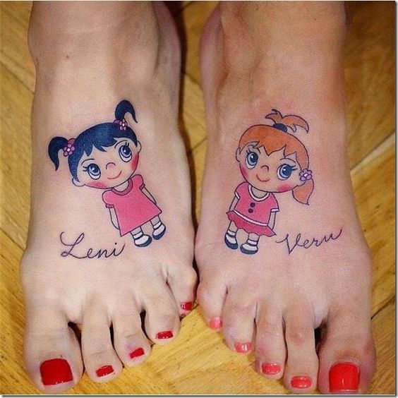 Tatouage Fille Et Prénom Sur Le Pied
