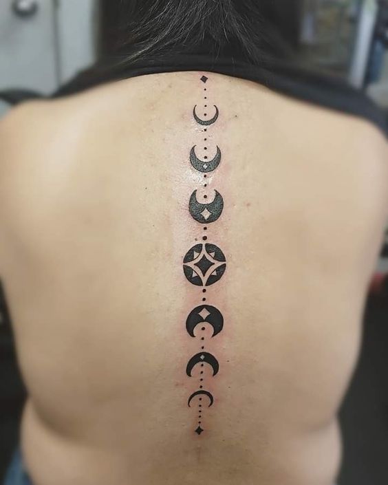 Tatouage Phases De La Lune Et étoiles Sur Le Dos
