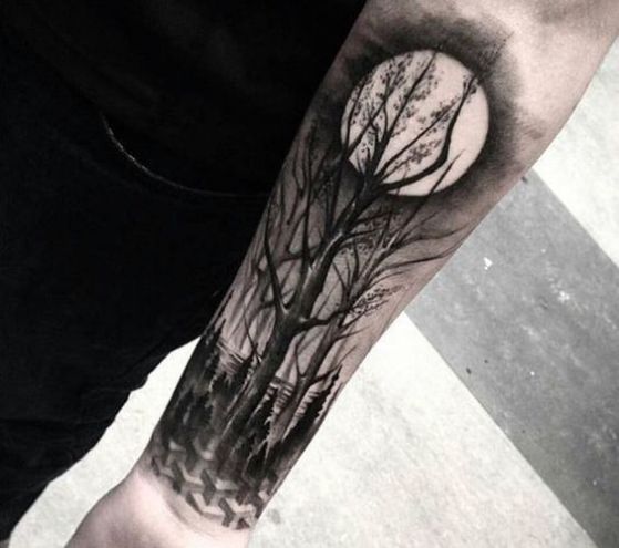 Tatouage Pleine Lune, Forêt Et Figures Géométriques Sur L'avant Bras