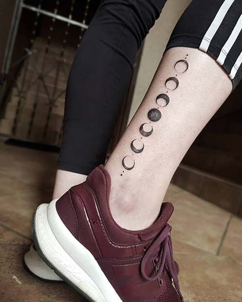 Tatouage Phases De La Lune Sur La Jambe