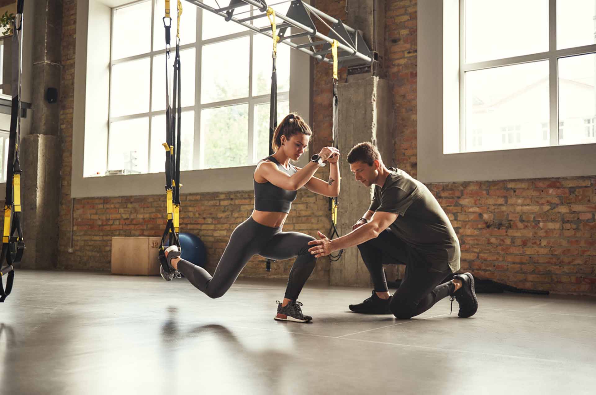 Femme Avec Son Coch Sportif S'entraine