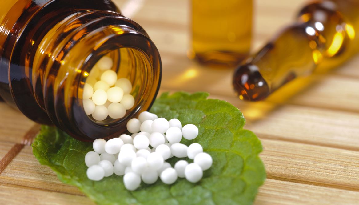 Pilules D'homéopathie Sur Une Table