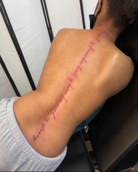 Ecriture Tatouage Colonne Vertebrale