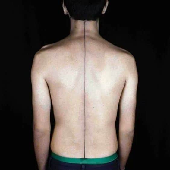 Tatouage Ligne Fine Sur La Colonne Vertébrale