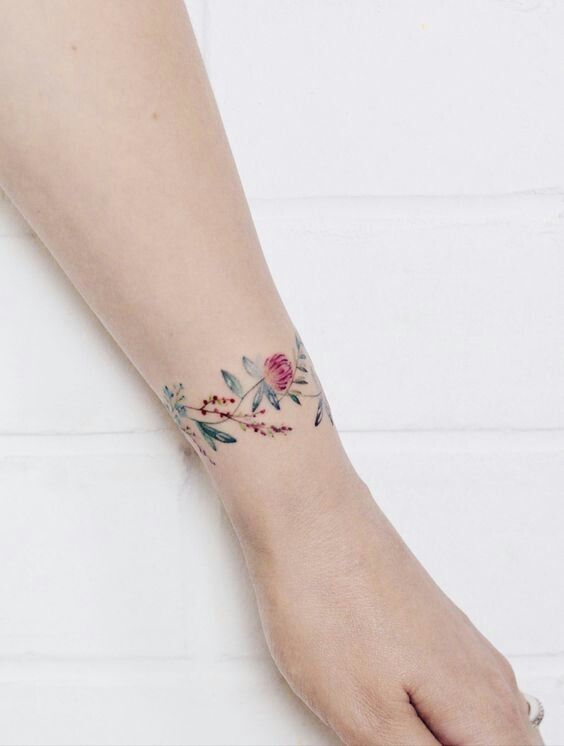 Tatouage Bracelet Fleurs Et Feuilles En Aquarelle