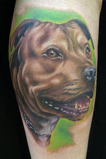Tatouage Chien Réaliste Sur Le Mollet