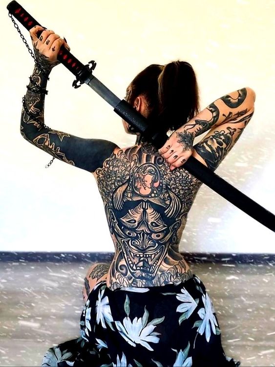 Tatouage Masque Japonais Sur Le Dos