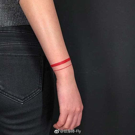 Tatouage Bracelet En Ligne Et Bande Rouge