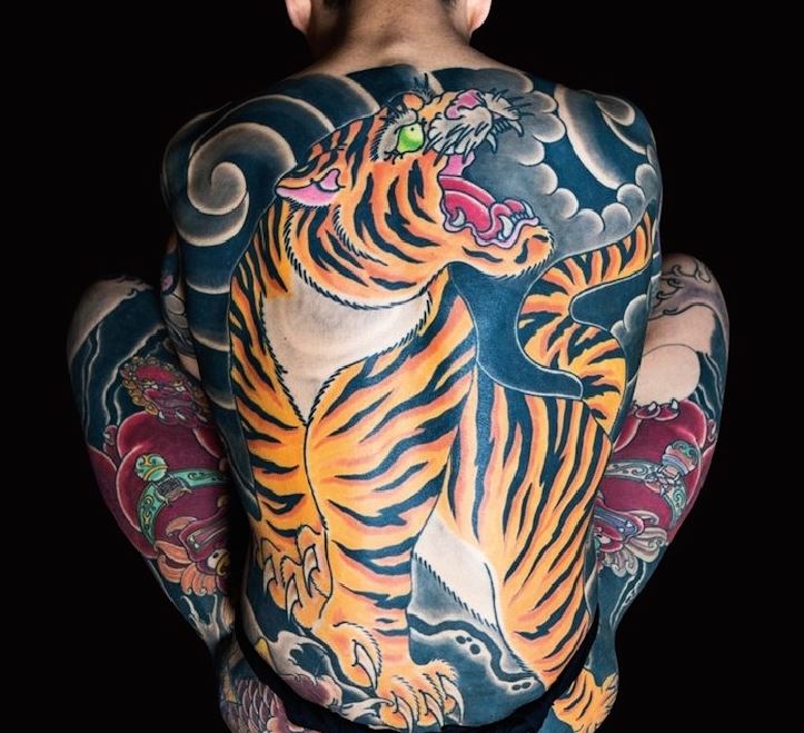 Tatouage Tigre Orange Sur Le Dos