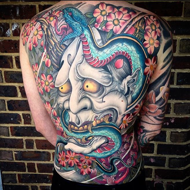 Tatouage Démon Et Serpent Bleu Sur Le Dos