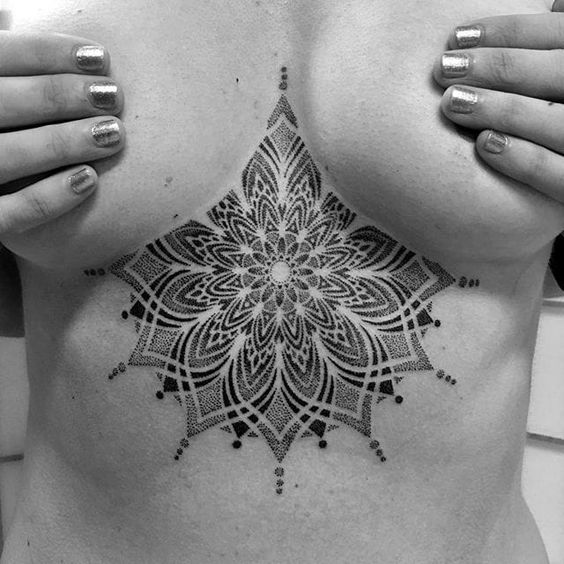 Tatouage Soleil Mandala Sur Le Sternum