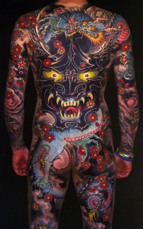 Tatouage Démon, Dragon Et Fleurs De Cerisier Sur Le Corps
