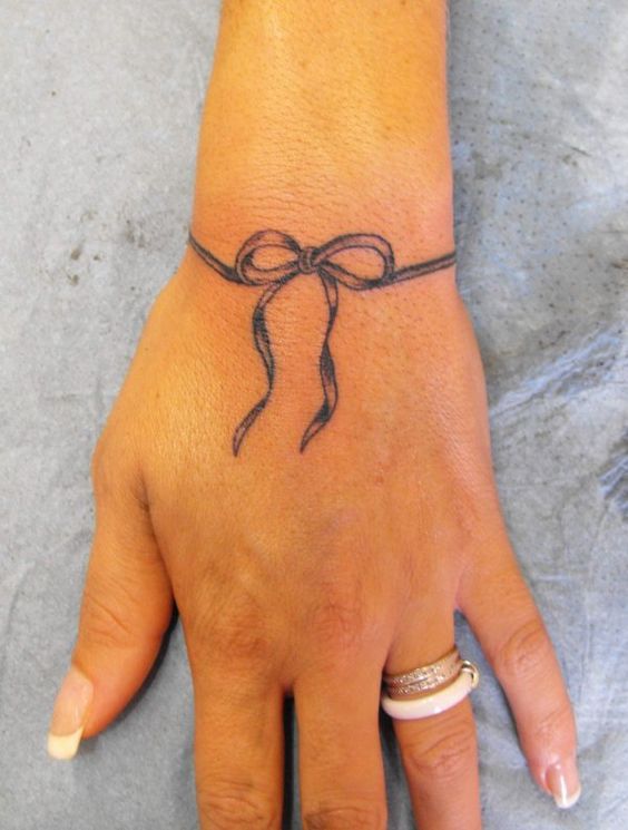Tatouage Bracelet De Ruban En Noir Et Gris Avec Noeud