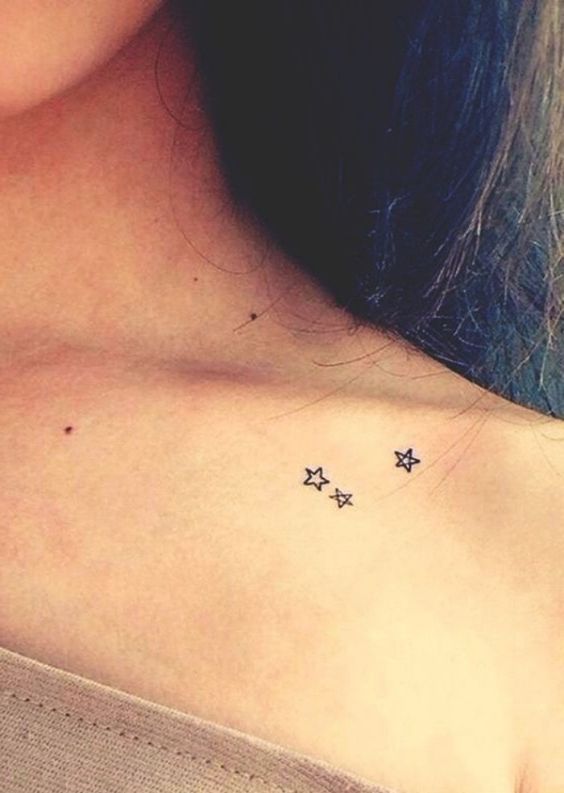 Tatouage Trois étoiles Discrètes Sur La Clavicule
