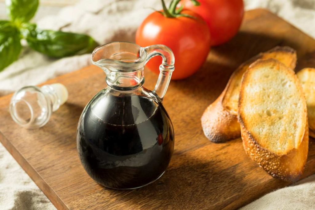 Par quoi remplacer la sauce soja les 11 meilleurs substituts