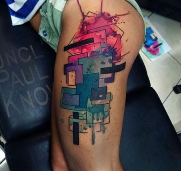 Tatouage Figures Géométriques Sur La Cuisse
