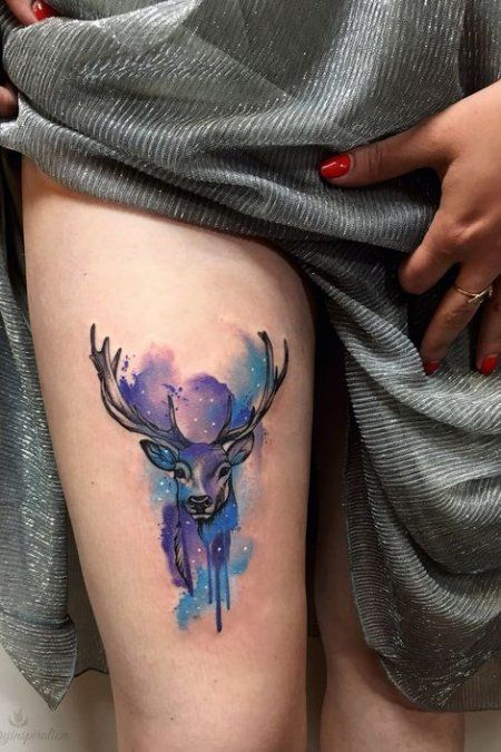 Tatouage Cerf & Ciel étoilé Sur La Cuisse