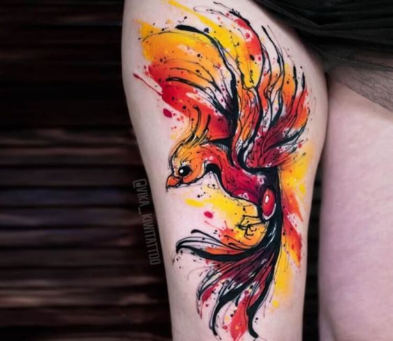 Tatouage Phoenix Orange Sur La Cuisse