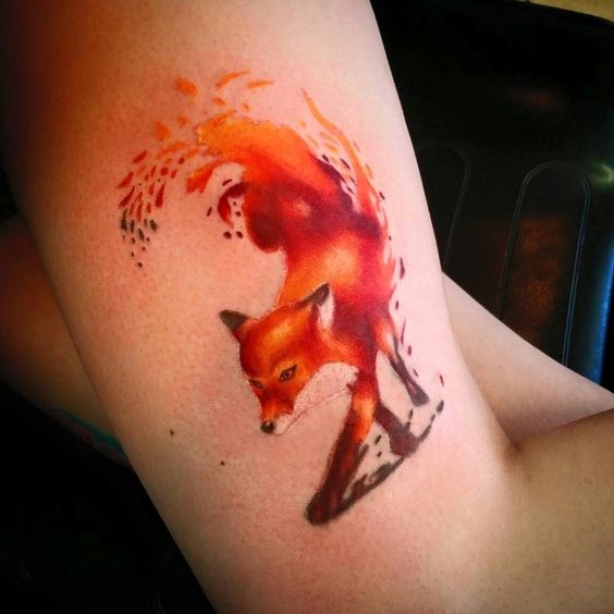 Tatouage Renard Graphique Sur La Cuisse