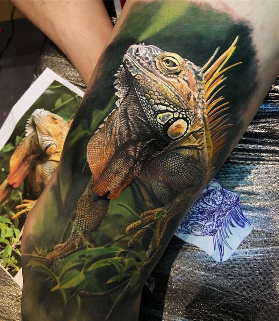 Tatouage Iguane Sur La Cuisse