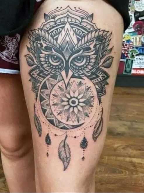 Tatouage Hibou à Motif Géométrique Et Mandala Sur La Cuisse