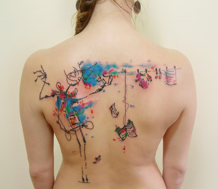 Tatouage Livres & Linges Sur Le Dos
