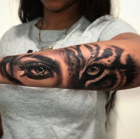 Tatouage Femme Tigre Sur L'avant Bras
