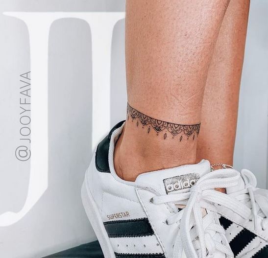Tatouage Chevillière En Dentelle Sur La Cheville