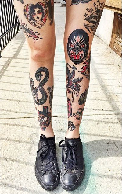Tatouage Femme, Soucoupe Volante Et Gorille Sur La Cuisse