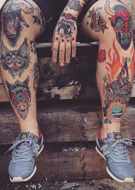 Tatouage Tête D'animaux Et église Sur La Jambe