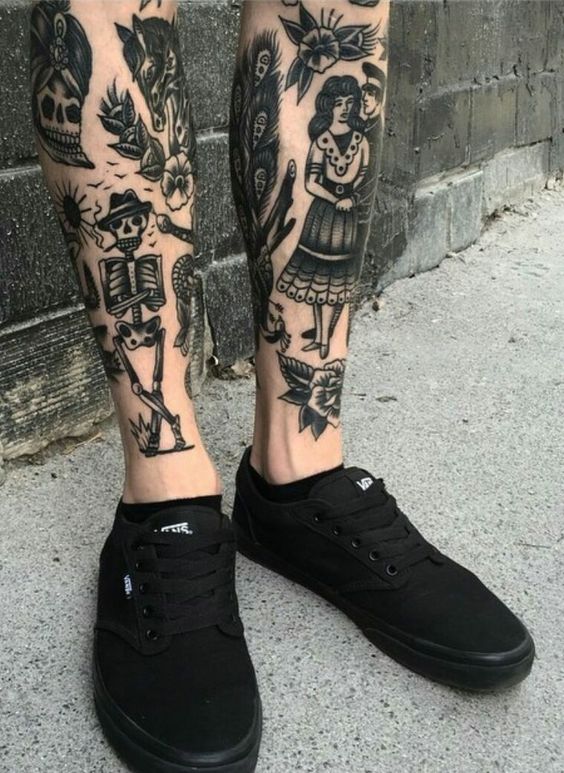 Tatouage Couple, Squelette Et Fleurs Sur La Jambe
