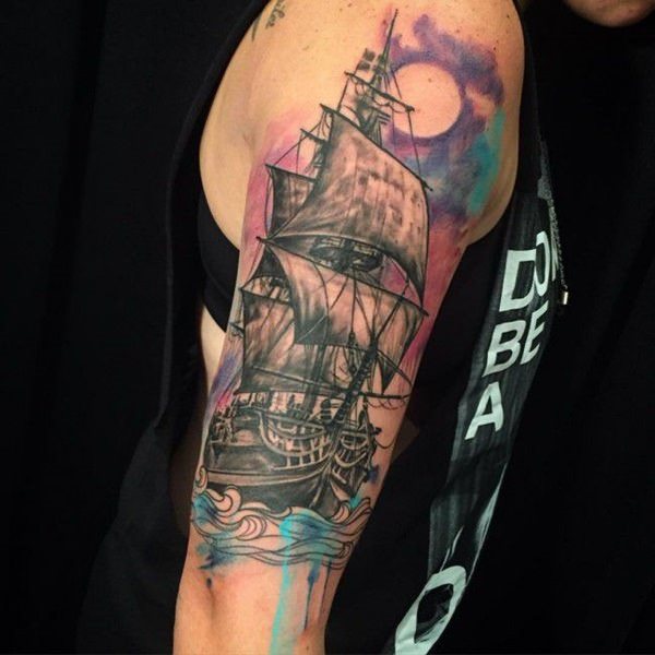 Tatouage Bateau, Mer Et Lune Sur Le Bras