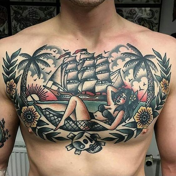 Tatouage Femme Et Plage Sur Le Torse