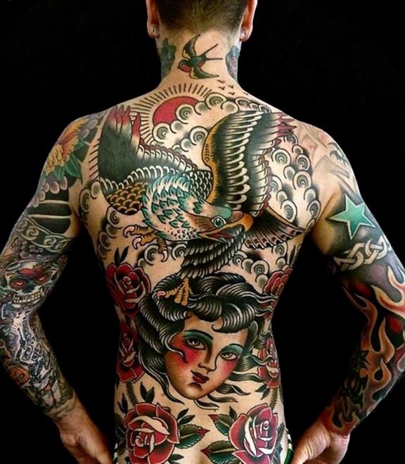 Tatouage Aigle, Femme Et Roses Sur Le Dos