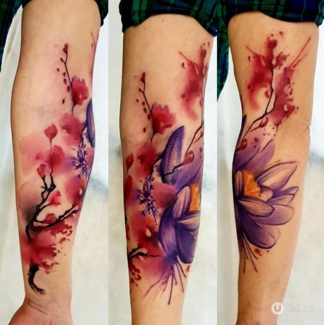 Tatouage Fleur De Lotus Violette Sur L'avant Bras