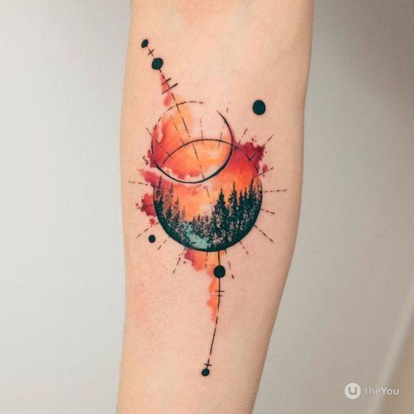 Tatouage Forêt Et Cercles Sur L'avant Bras