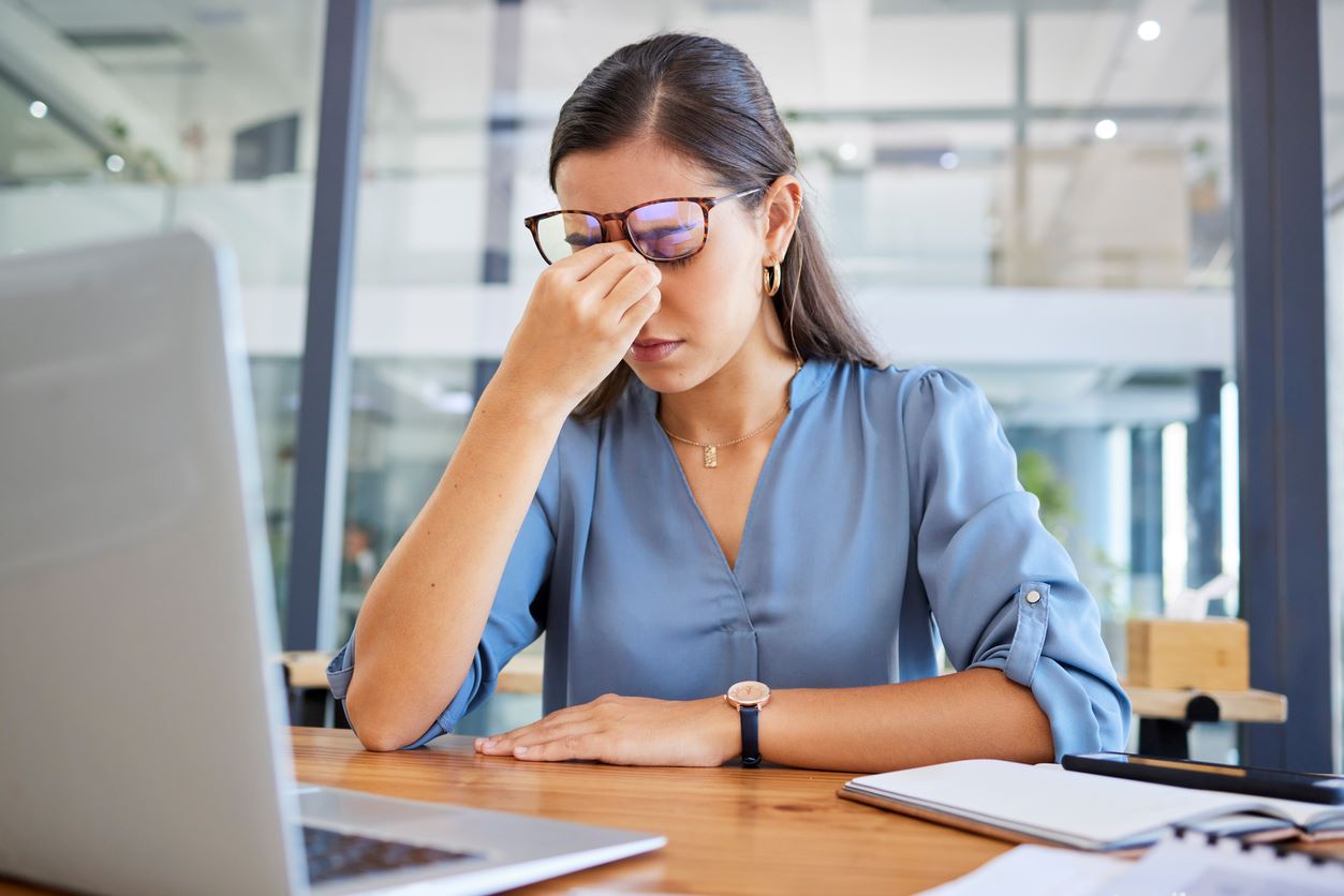 femme en burn out au travail