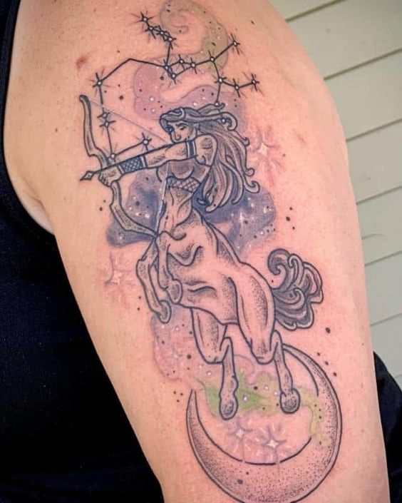 Tatouage Centaure, Lune Et Constellation Sur Le Bras