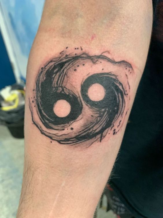 Tatouage Signe Cancer Graphique Sur L'avant Bras