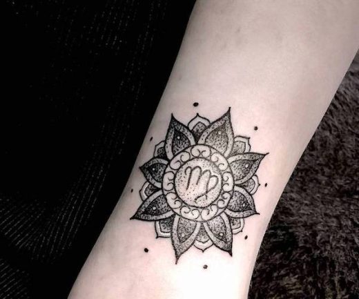 Tatouage signe astrologique vierge : 50 modèles tendances