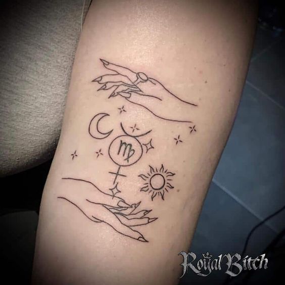 Tatouage Signe Vierge Avec Mains Et étoiles Sur Le Bras