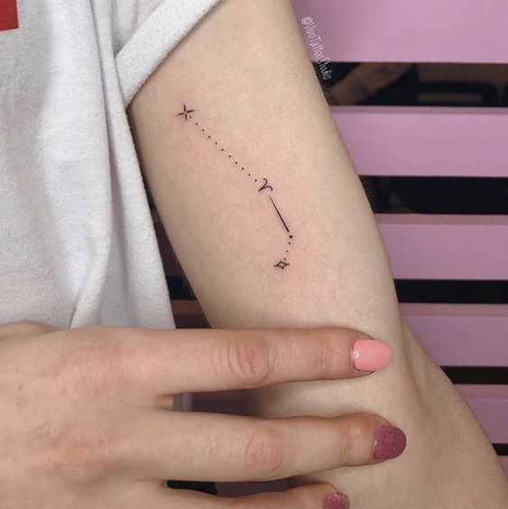 Tatouage Constellation Du Bélier Sur Le Bras
