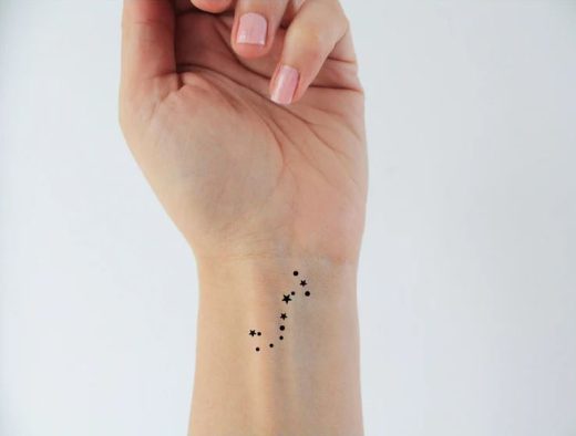 Tatouage signe astrologique scorpion : 50 idées et inspirations