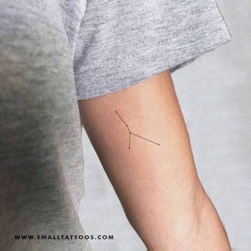 Tatouage Constellation Du Cancer Minimaliste Sur Le Bras