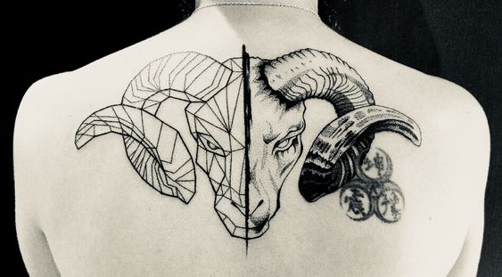 Tatouage Tête De Bélier Géométrique Sur Le Dos ©pinterest