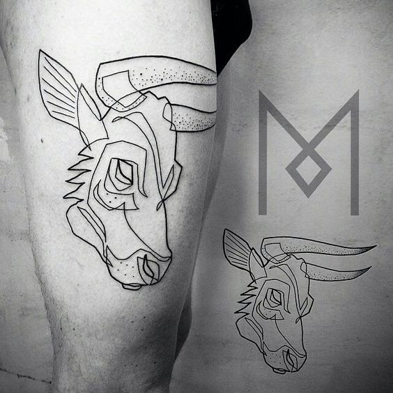 Tatouage Taureau En Trait Unique Et Dots Sur La Cuisse