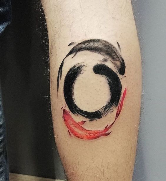 Tatouage Poissons En Aquarelles Noire Et Rouge Sur La Jambe