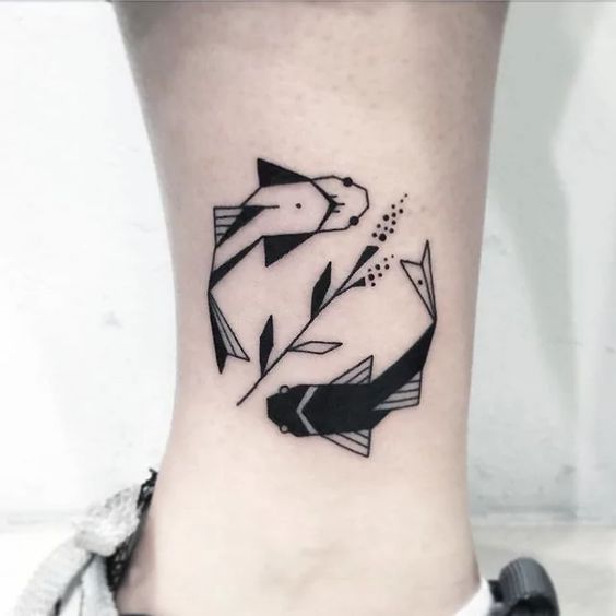 Tatouage Poissons Géométriques Sur La Cheville